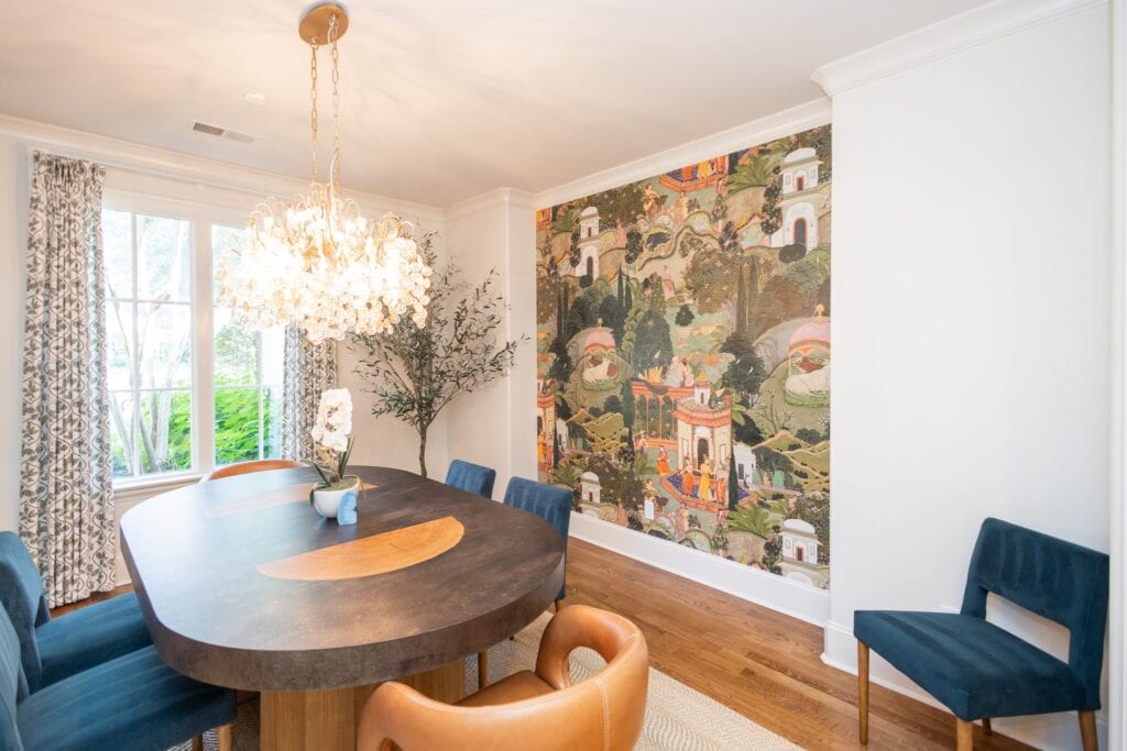 dinning room painted in Sherwin Williams Shoji White sw 7042 professional interior painting service