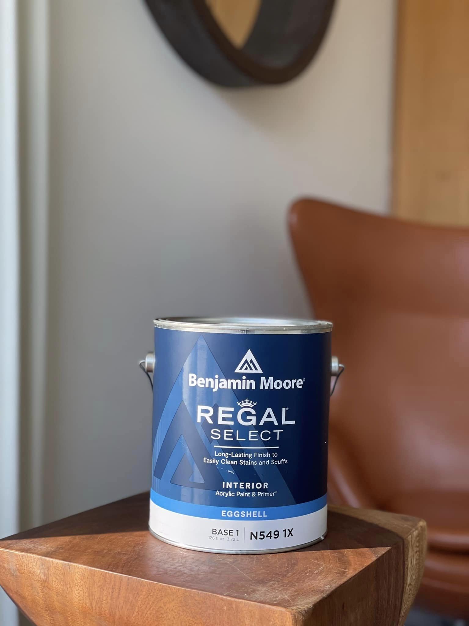 Picture of a benjamin Moore Regal Select can