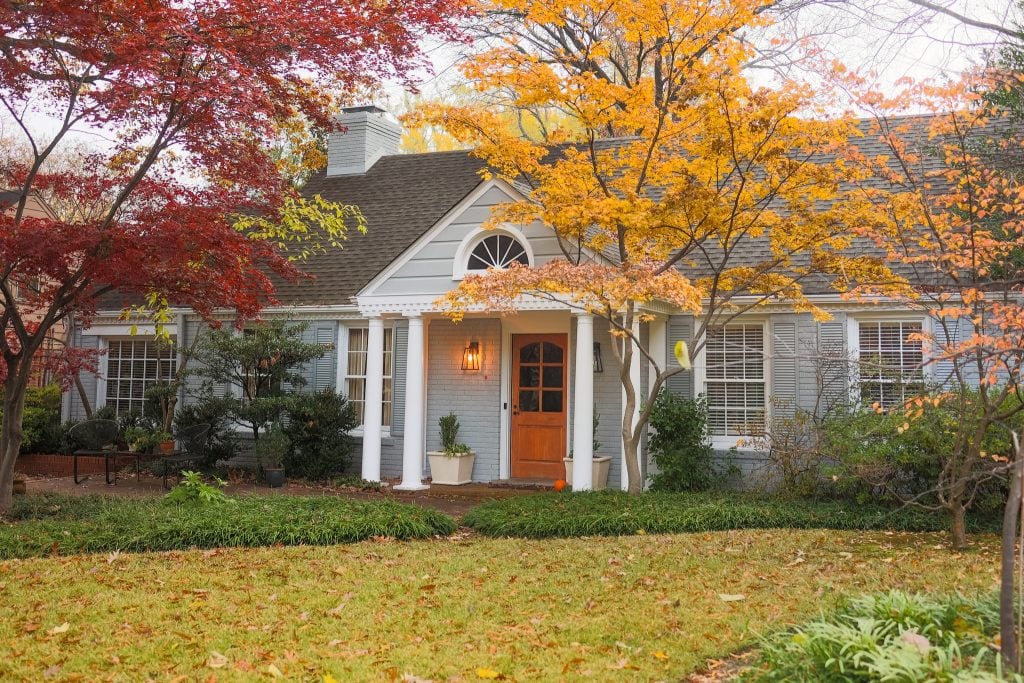 Benjamin Moore Coventry Gray HC-169 blue gray paint color on exterior