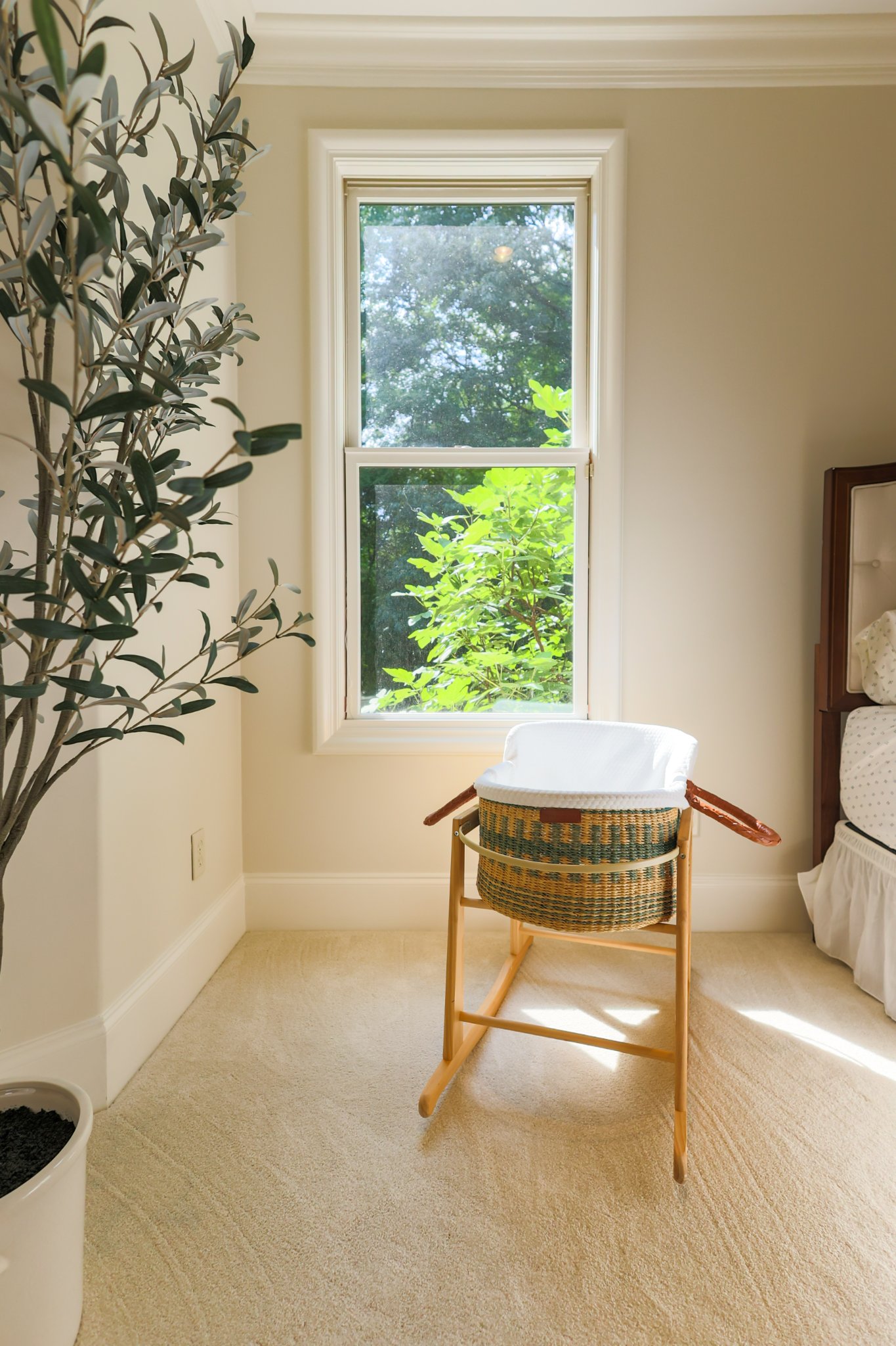 13 Best VOC-Free Eco-Friendly Interior Paints for a Healthier Home